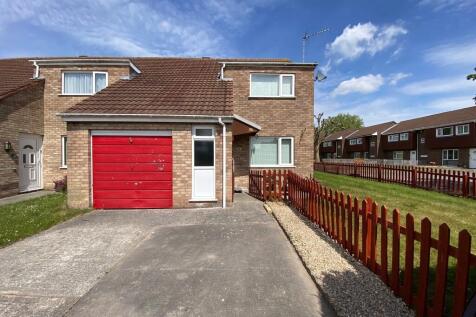 Torrington Crescent, Worle 2 bed end of terrace house for sale