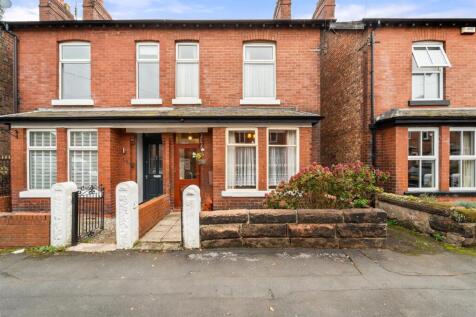 3 bedroom semi-detached house for sale