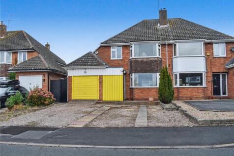 3 bedroom semi-detached house for sale