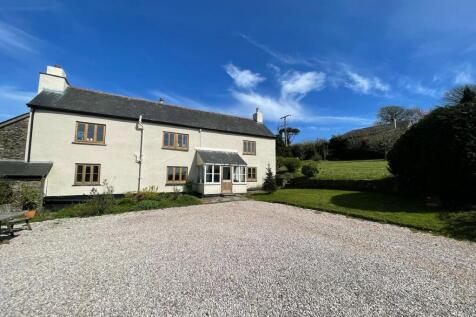 6 bedroom detached house for sale