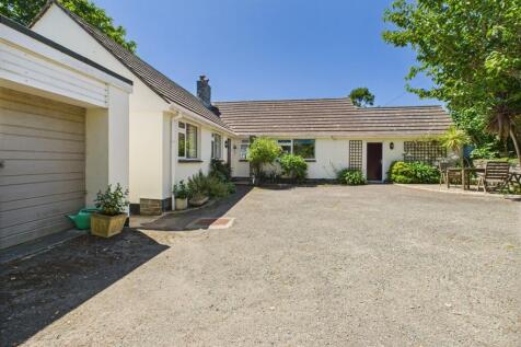 4 bedroom bungalow for sale