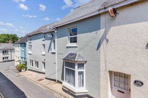 7 bedroom town house for sale