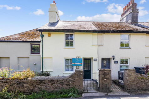 2 bedroom cottage for sale