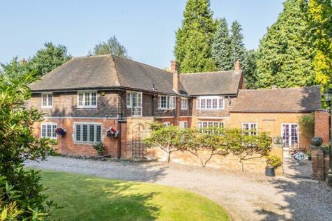 5 bedroom detached house for sale