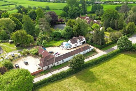 Upper Seagry, Hungerdown Lodge, SN15 3 bed cottage for sale