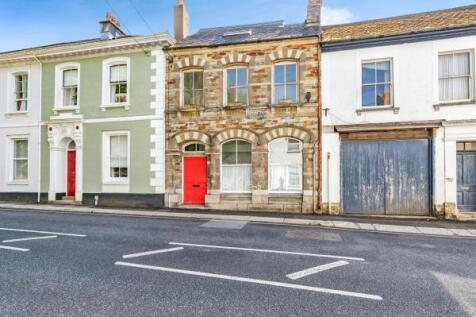5 bedroom terraced house for sale
