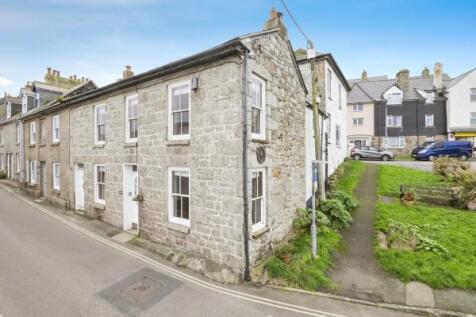 4 bedroom end of terrace house for sale