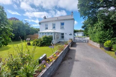 6 bedroom detached house for sale