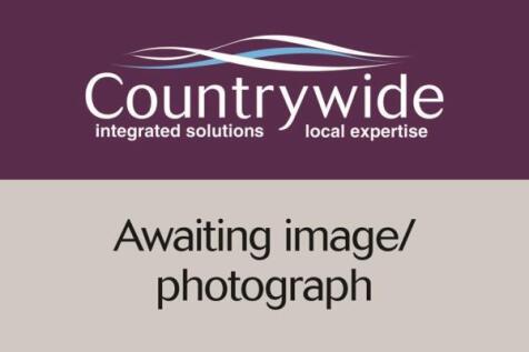 5 bedroom end of terrace house for sale