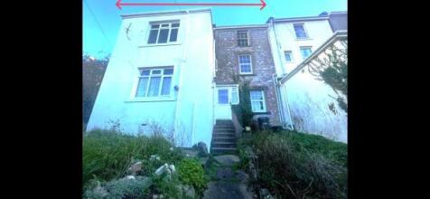 5 bedroom end of terrace house for sale