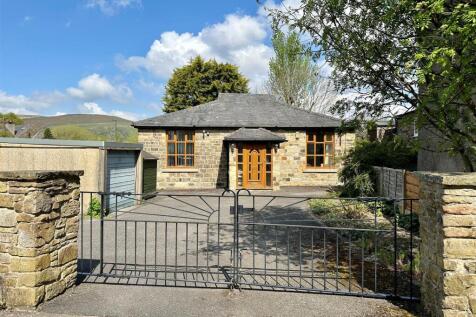 Fishers Bridge, High Peak SK22 2 bed detached bungalow for sale