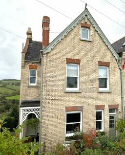 6 bedroom semi-detached house for sale