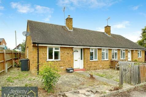 2 bedroom semi-detached bungalow for sale