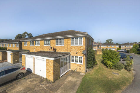 Tickenor Drive, Wokingham RG40 3 bed end of terrace house for sale
