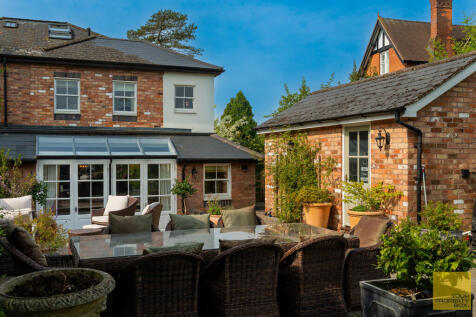 Worcester WR5 4 bed character property for sale