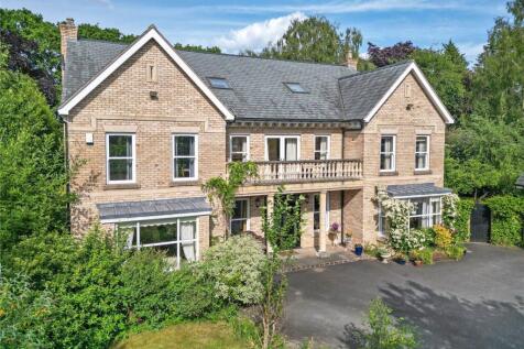 8 bedroom detached house for sale