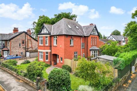 7 bedroom detached house for sale