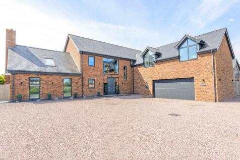 5 bedroom detached house for sale