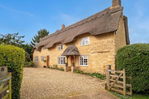 8 Lumber Lane, Towcester NN12 3 bed detached house for sale