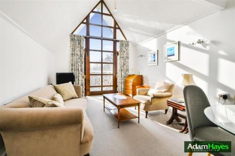 Sandringham Gardens, London N12 1 bed apartment for sale