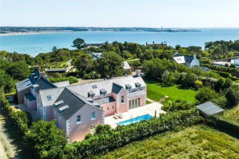 11 bedroom detached house for sale
