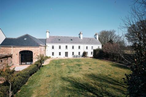 7 bedroom detached house for sale
