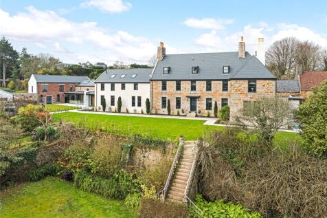 9 bedroom detached house for sale