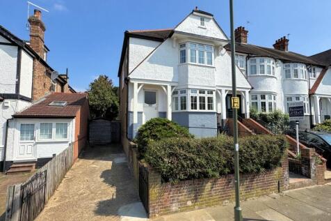3 bedroom end of terrace house for sale