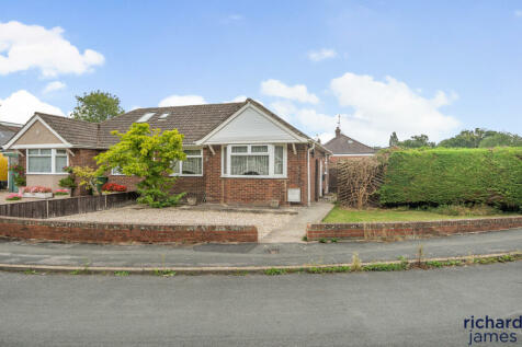 2 bedroom semi-detached bungalow for sale