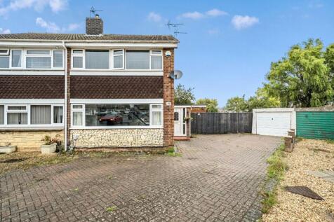 2 bedroom semi-detached house for sale