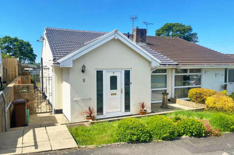 3 bedroom semi-detached bungalow for sale
