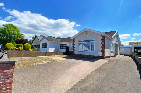 3 bedroom semi-detached bungalow for sale