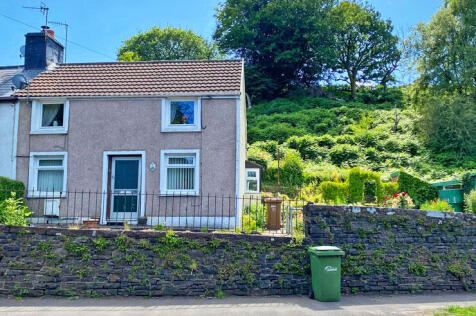 2 bedroom cottage for sale