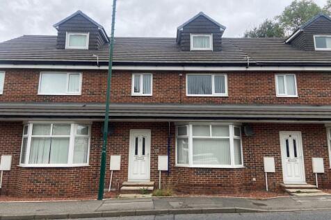 Terraced house for sale