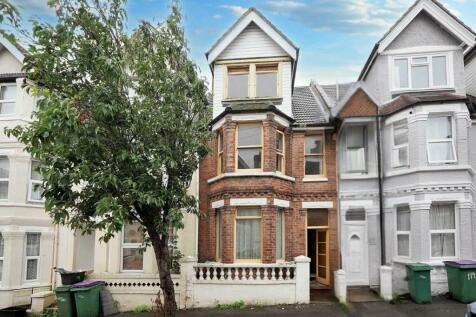 5 bedroom terraced house for sale