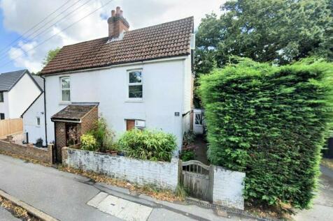 2 bedroom semi-detached house for sale