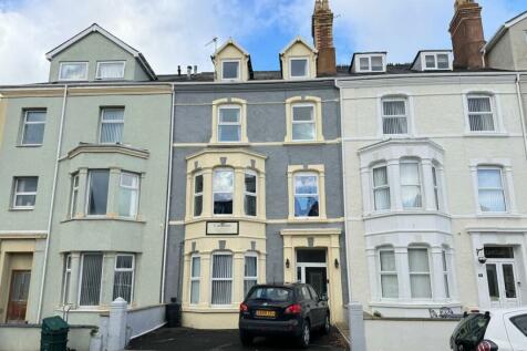 8 bedroom terraced house for sale