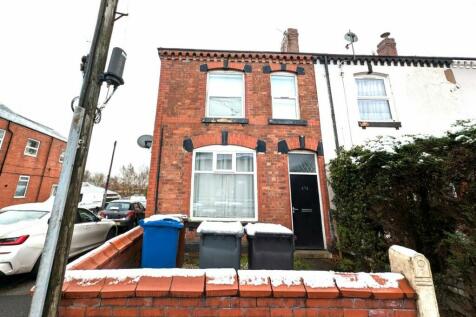 4 bedroom terraced house for sale