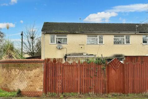 3 bedroom end of terrace house for sale