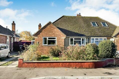 2 bedroom semi-detached bungalow for sale