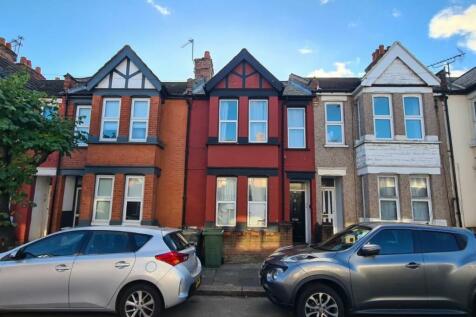 8 bedroom terraced house for sale