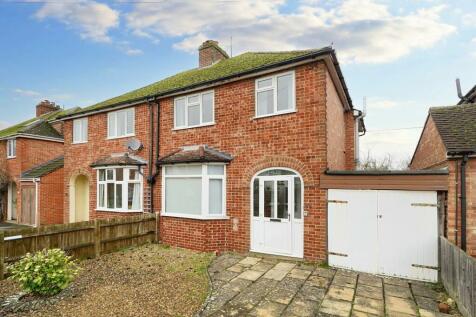 39 Abbott Road, Abingdon... 3 bed semi