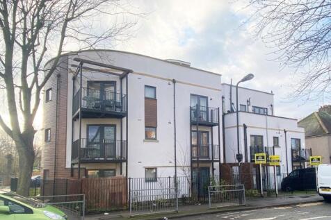 Flat 2 Chandos Parade, Buckingham... 1 bed flat for sale