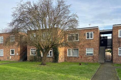 44 Whitley Close, Stanwell... 2 bed flat for sale