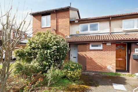 4 Lymington Gardens, Bedford... 1 bed terraced house for sale
