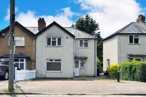 6 Old London Road, St. Albans... 3 bed semi