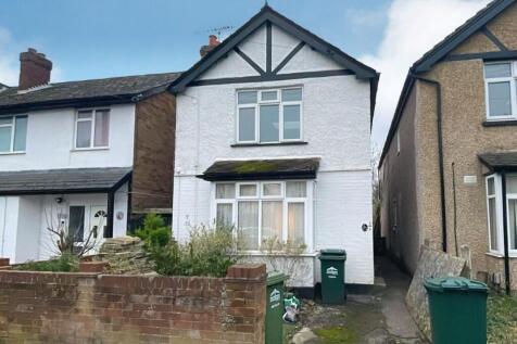 142A Chesterfield Road, Ashford... 2 bed flat for sale
