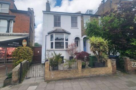 134 Richmond Road, Kingston upon... 3 bed end of terrace house for sale