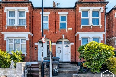 76A Grange Park Road, Thornton Heath... 2 bed apartment for sale