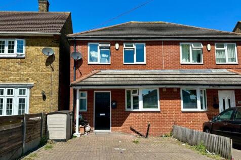 15A Hilldene Avenue, Romford, Essex... 3 bed semi